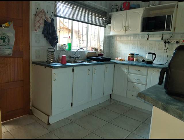 3 BEDROOM HOUSE FOR SALE IN GEELHOUTPARK
